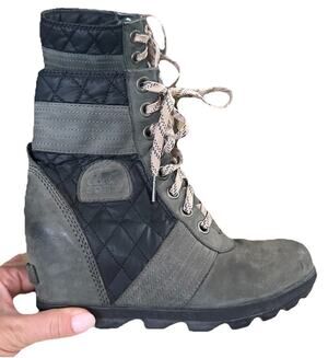 Sorel Quilted Lexie Wedge Boots Women’s Size 9 Green Black Booties